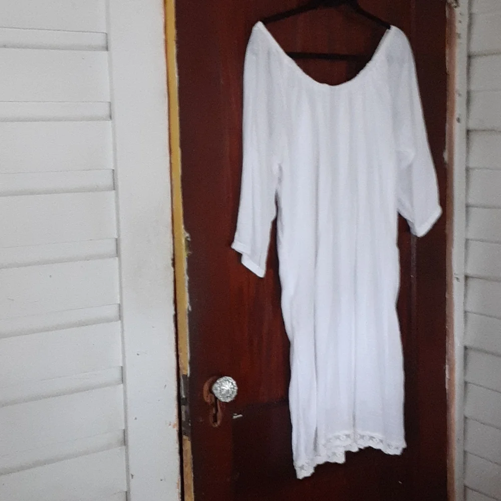 California Grown sz large off shoulder white beach dress lace bottom NWOT - Picture 4 of 4